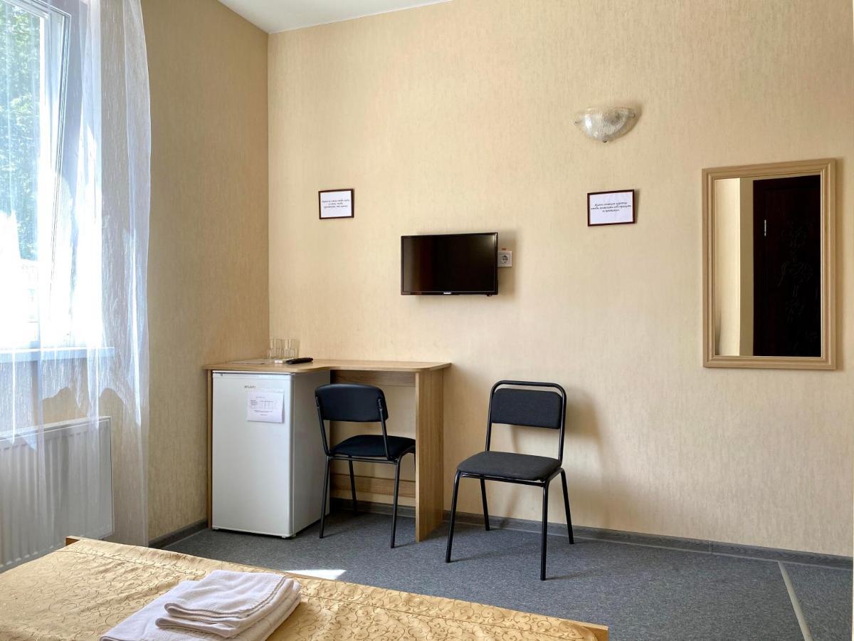 Guest House Sotni Kyiv Exterior photo