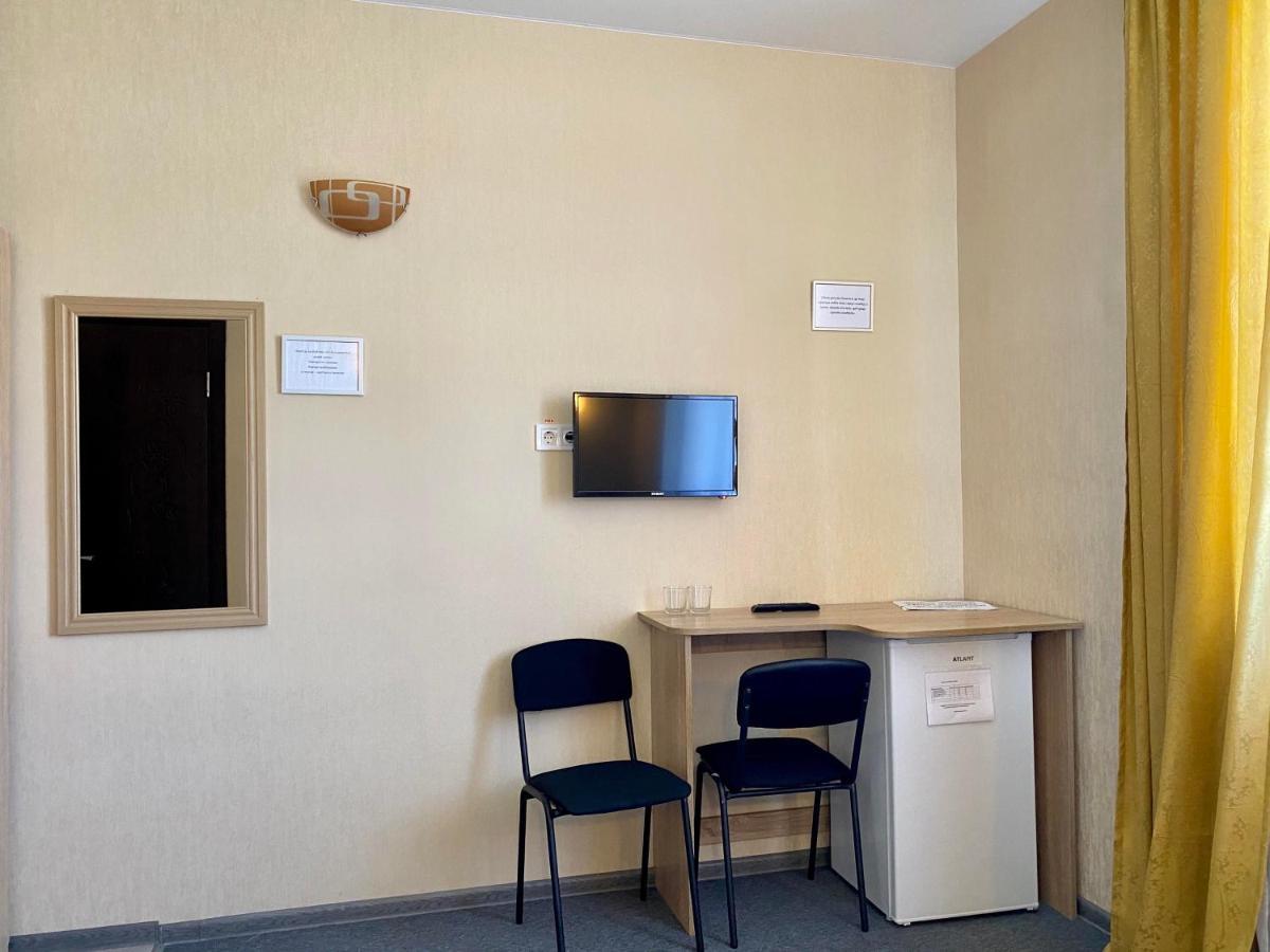 Guest House Sotni Kyiv Exterior photo